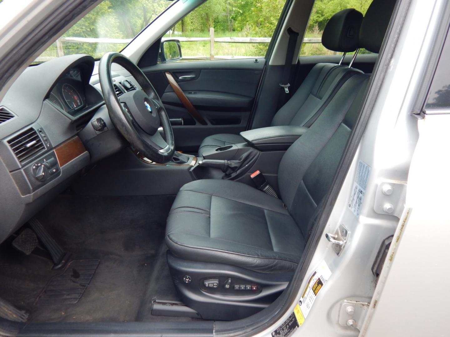 2009 Silver /Black Leather BMW X3 (WBXPC93499W) with an 3.0L 6 Cylinder engine, Automatic transmission, located at 6528 Lower York Road, New Hope, PA, 18938, (215) 862-9555, 40.358707, -74.977882 - Here we have a 2009 BMW X3 with a 3.0L 6 cylinder putting power to all four wheels via an automatic transmission. Options include: black leather, keyless entry, tilt steering wheel, cruise control, dual power seats, power windows/locks/mirrors, AM/FM/CD radio, 18 inch alloy wheels, power moonroof, r - Photo#10